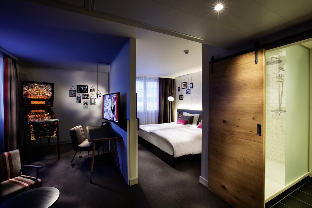 Courtyard By Marriott Berlin Teltow Hotell Rom bilde